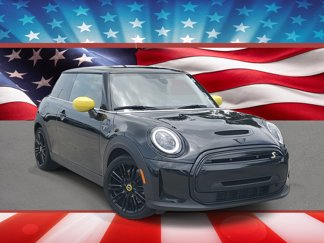 Used 2024 MINI Cooper SE w/ Signature Upholstery Package image 1
