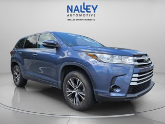 Used 2018 Toyota Highlander LE image 1
