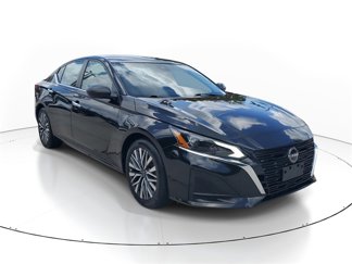 Used 2024 Nissan Altima 2.5 SV image 1