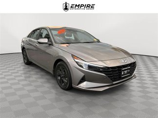 Used 2023 Hyundai Elantra SEL image 1
