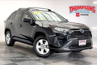 Used 2021 Toyota RAV4 LE image 1