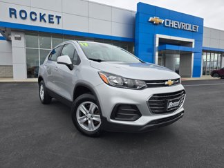 Used 2017 Chevrolet Trax LS image 1
