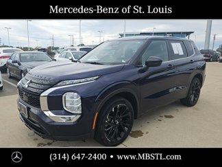 Used 2023 Mitsubishi Outlander SE Black Edition image 1