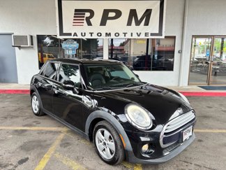 Used 2015 MINI Cooper 4-Door Hardtop w/ Premium Package image 1