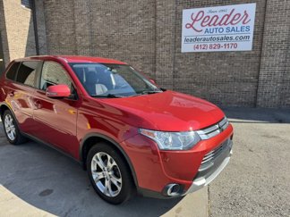 Used 2015 Mitsubishi Outlander SE image 1