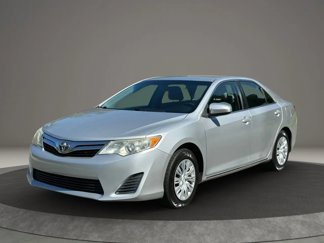 Used 2013 Toyota Camry LE image 1
