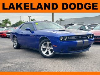 Used 2019 Dodge Challenger SXT image 1