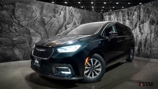 Used 2022 Chrysler Pacifica Touring-L image 1