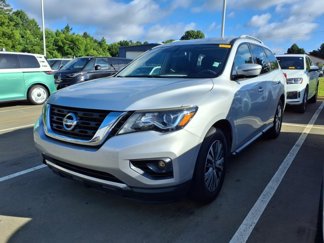 Used 2018 Nissan Pathfinder SV image 1