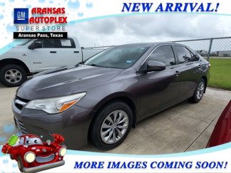 Used 2017 Toyota Camry LE image 1