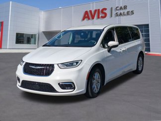 Used 2023 Chrysler Pacifica Touring-L image 1
