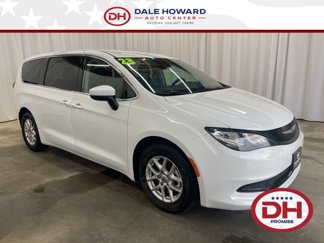 Used 2023 Chrysler Voyager LX image 1