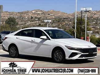 Used 2024 Hyundai Elantra SEL image 1