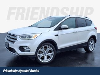 Used 2019 Ford Escape Titanium image 1