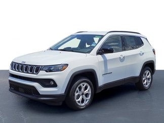 New 2025 Jeep Compass Latitude image 1