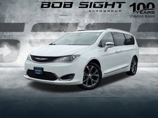Used 2018 Chrysler Pacifica Limited w/ Tire & Wheel Group image 1