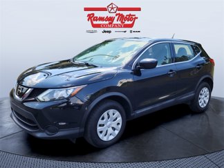 Used 2019 Nissan Rogue Sport S image 1