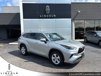 Used 2023 Toyota Highlander FWD image 1