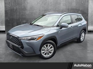 Used 2024 Toyota Corolla Cross LE image 1