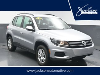 Used 2016 Volkswagen Tiguan S image 1