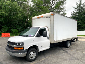 Used 2011 Chevrolet Express 4500 image 1