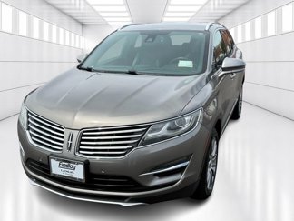 Used 2017 Lincoln MKC Reserve image 1