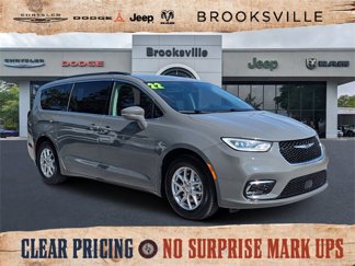 Used 2022 Chrysler Pacifica Touring-L image 1