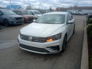 Used 2016 Volkswagen Passat 1.8T S image 1