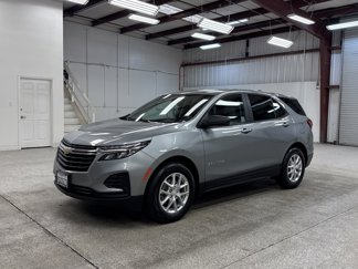 Used 2023 Chevrolet Equinox LS image 1