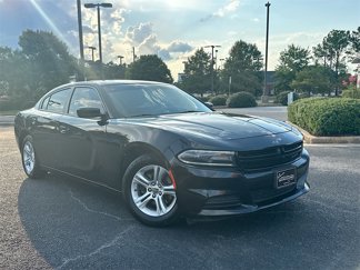 Used 2019 Dodge Charger SXT image 1