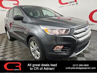 Used 2019 Ford Escape SE image 1
