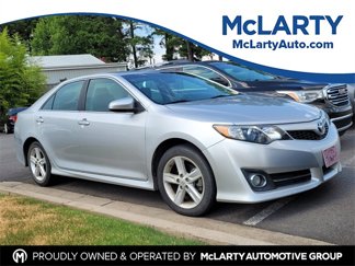 Used 2014 Toyota Camry SE image 1