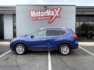 Used 2017 Nissan Rogue SV w/ SV Premium Package image 1