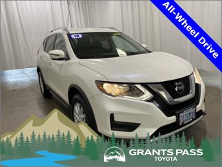 Used 2018 Nissan Rogue SV image 1