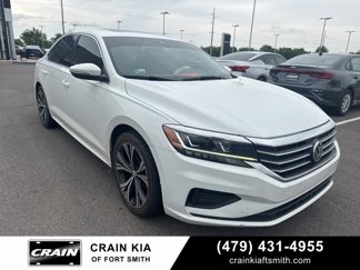 Used 2021 Volkswagen Passat 2.0T SE image 1