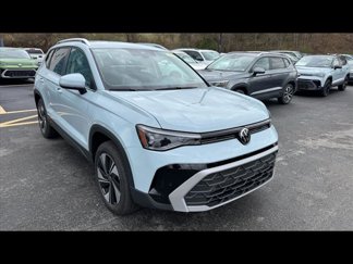 New 2025 Volkswagen Taos SE image 1
