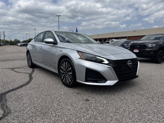 Used 2023 Nissan Altima 2.5 SV image 1