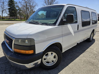 Used 2004 GMC Savana 1500 w/ Preferred Equipment Group image 1
