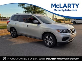 Used 2020 Nissan Pathfinder SL image 1