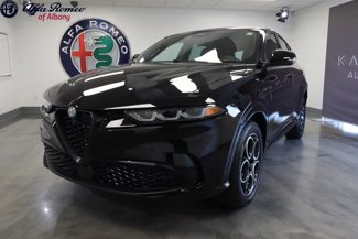New 2025 Alfa Romeo Tonale w/ Premium Package image 1