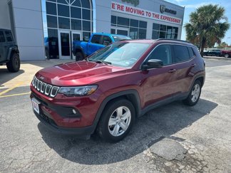 Used 2022 Jeep Compass Latitude image 1