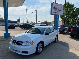 Used 2013 Dodge Avenger SE image 1