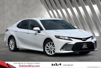 Used 2023 Toyota Camry LE image 1