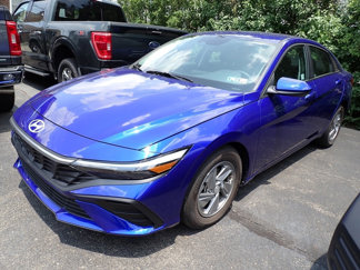 Used 2024 Hyundai Elantra SE image 1
