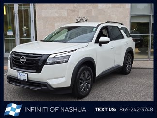 Used 2022 Nissan Pathfinder SV image 1