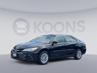 Used 2016 Toyota Camry LE image 1