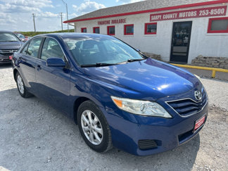 Used 2011 Toyota Camry LE image 1