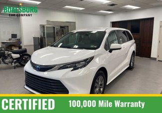 Used 2024 Toyota Sienna LE image 1