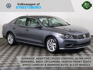 Used 2018 Volkswagen Passat 2.0T SE image 1