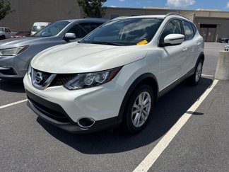 Used 2017 Nissan Rogue Sport SV image 1